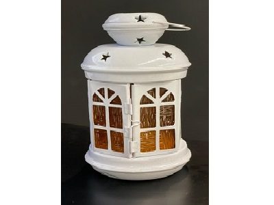 [1000243]  IRON LANTERNS 