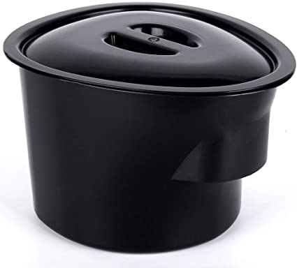 [1000003] Camping toilet bucket with cover.